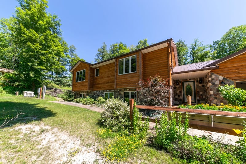 23354 Stark Rd, Cohasset, MN 55721