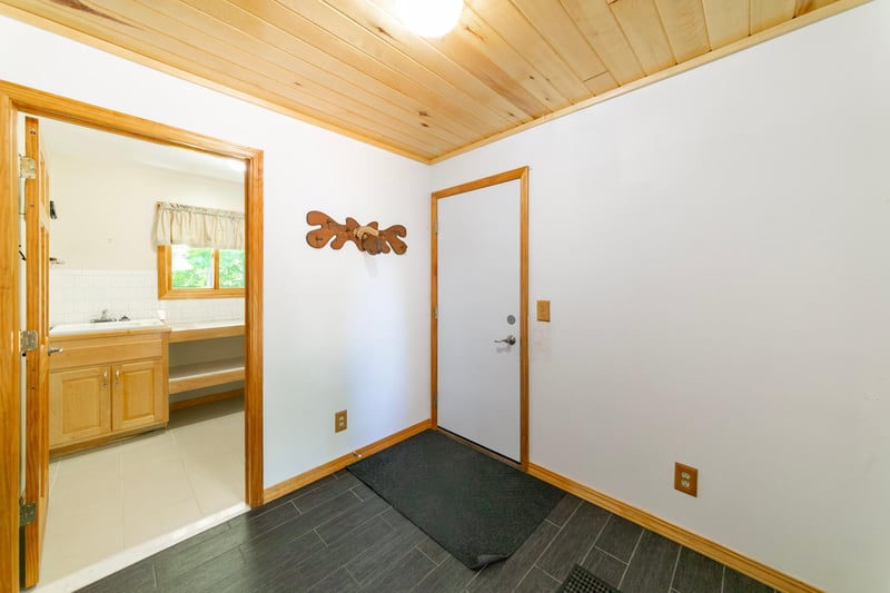 23354 Stark Rd, Cohasset, MN 55721