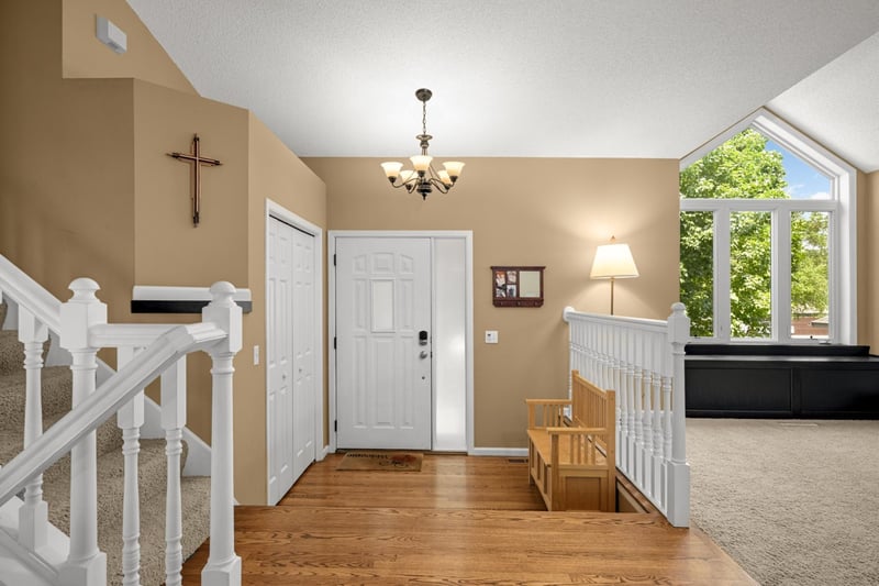 4152 Dakota Dr, Rosemount, MN 55068