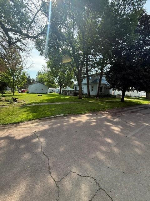 102 N Grove St, Okabena, MN 56161
