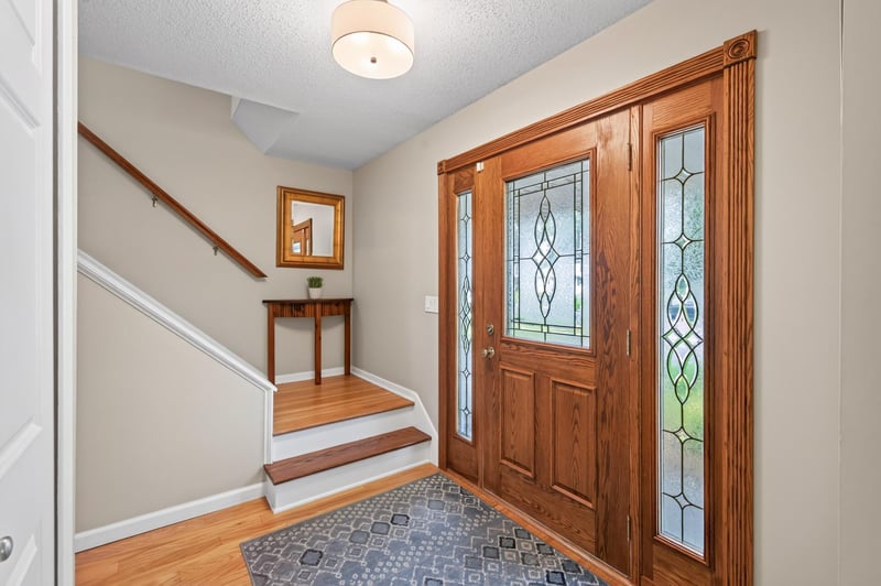 2809 W 101st St, Bloomington, MN 55431