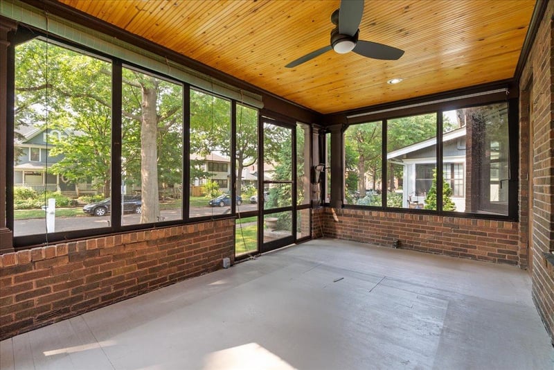 887 Ashland Ave, Saint Paul, MN 55104