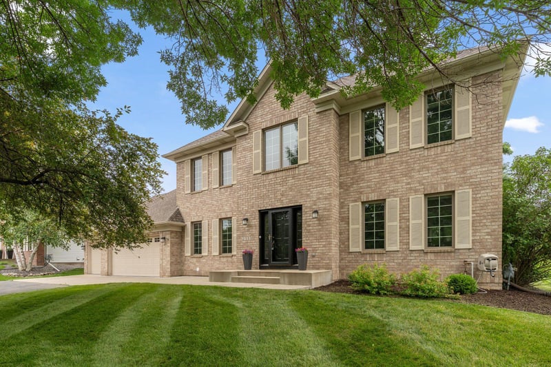 2333 Stone Creek Ln W, Chanhassen, MN 55317