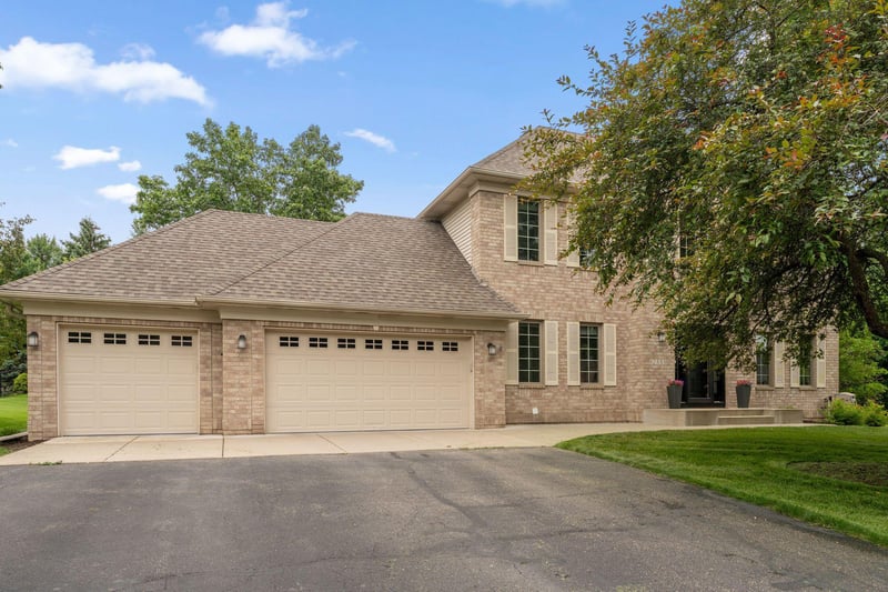 2333 Stone Creek Ln W, Chanhassen, MN 55317