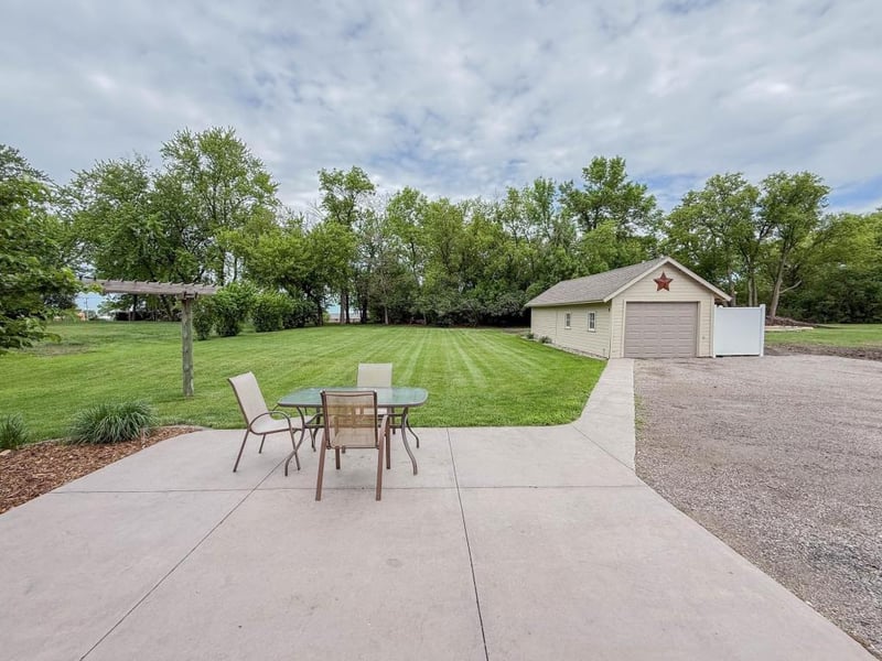 1316 W Fairview Ave, Olivia, MN 56277