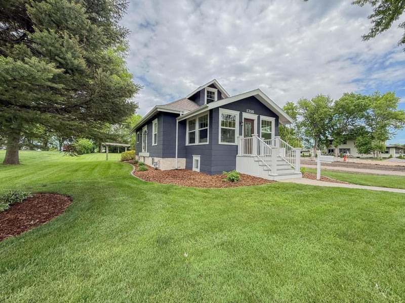 1316 W Fairview Ave, Olivia, MN 56277