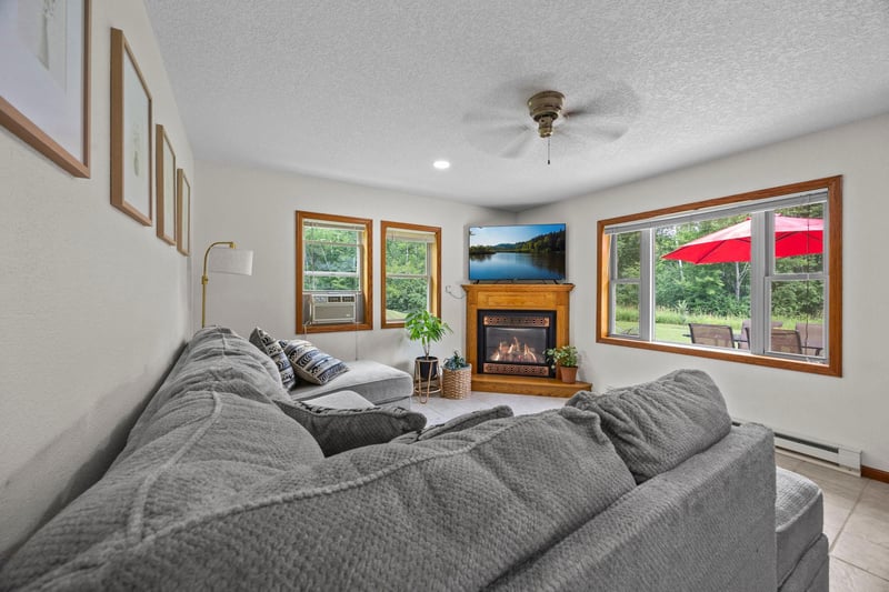2319 Cardas Rd, Mora, MN 55051