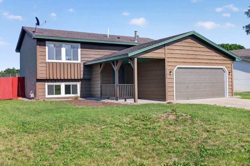 8208 Irving Ave N, Brooklyn Park, MN 55444