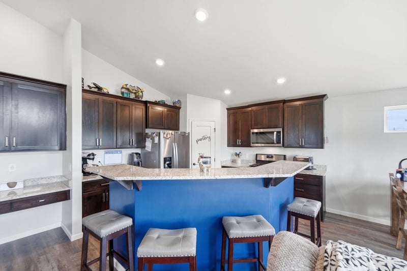 18731 Edison St NW, Elk River, MN 55330