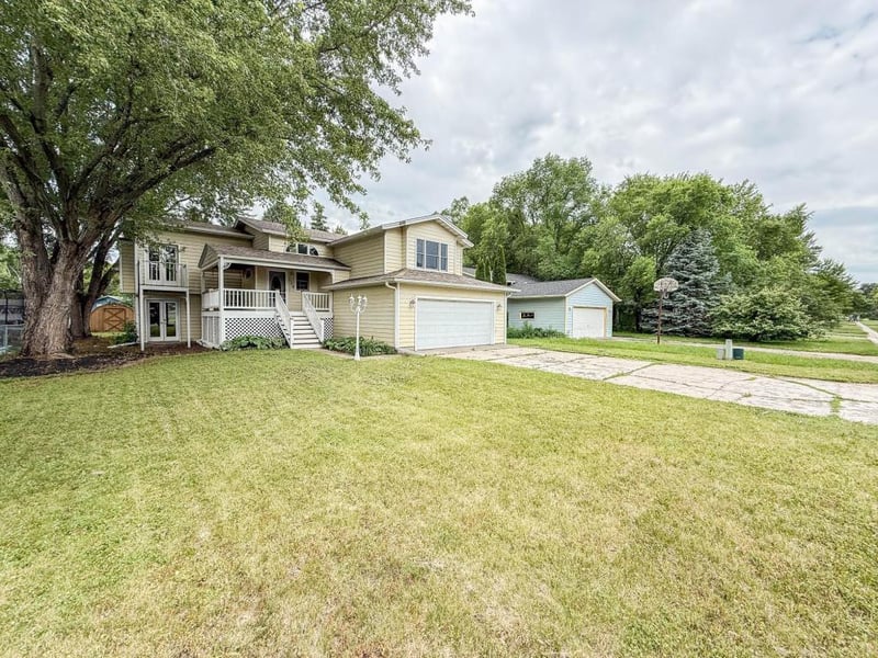 336 9 1/2 St N, Sauk Rapids, MN 56379