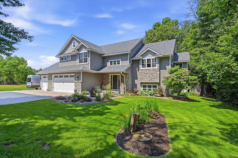 17424 Staples St NE, Ham Lake, MN 55304