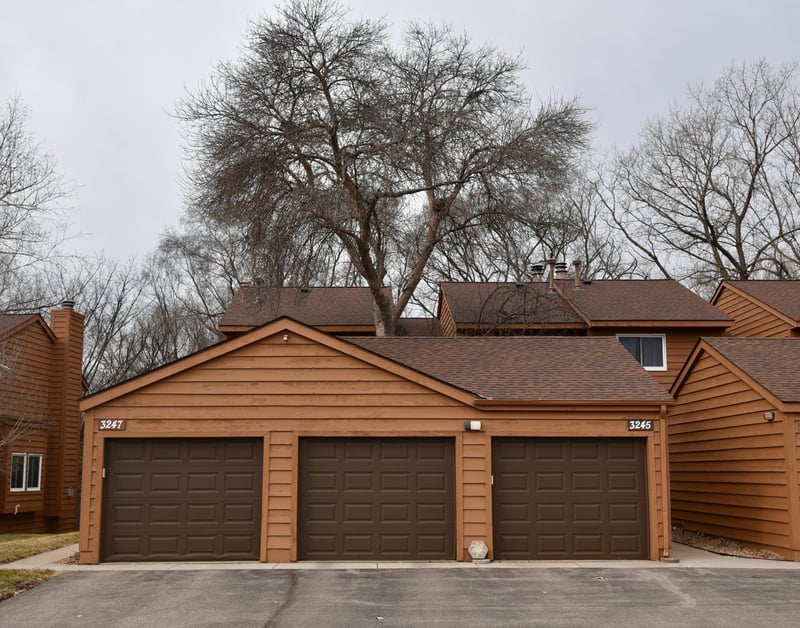 3245 Evergreen Dr, Eagan, MN 55121