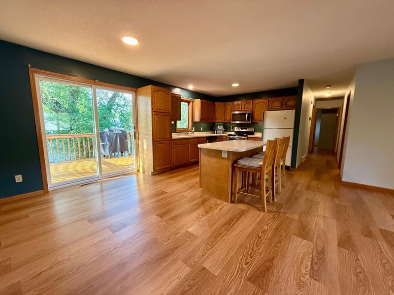 210 Ridgecrest Dr, Cannon Falls, MN 55009