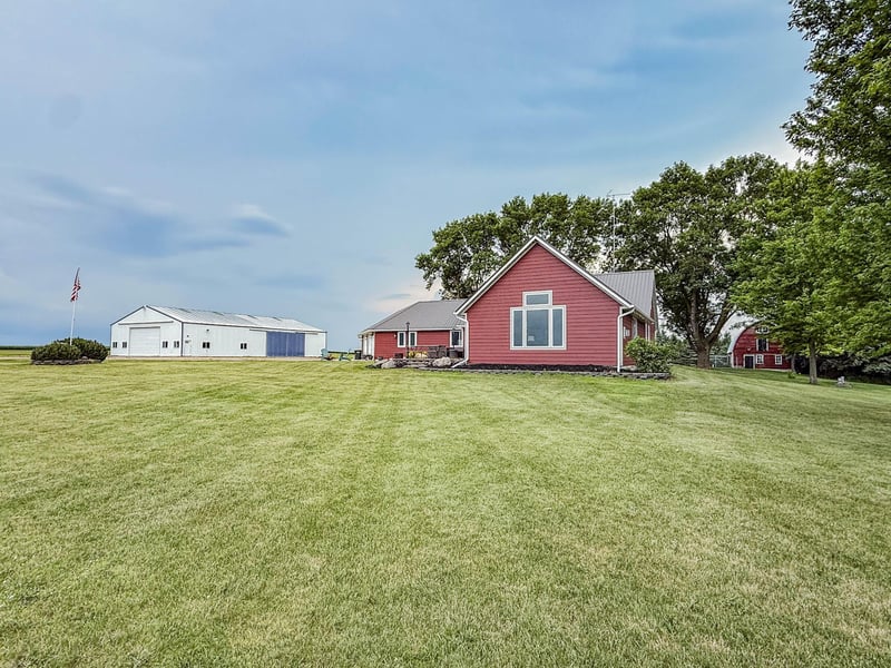 18522 15th St SW, Blomkest, MN 56216