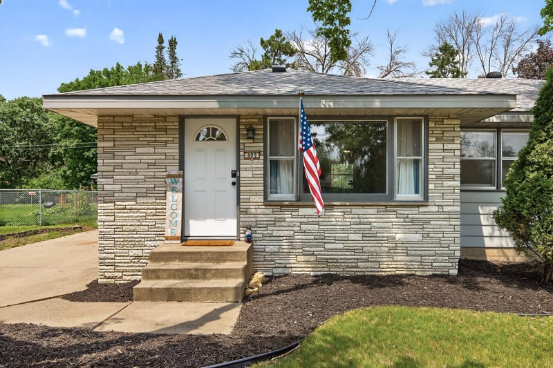409 Manor Dr NE, Spring Lake Park, MN 55432