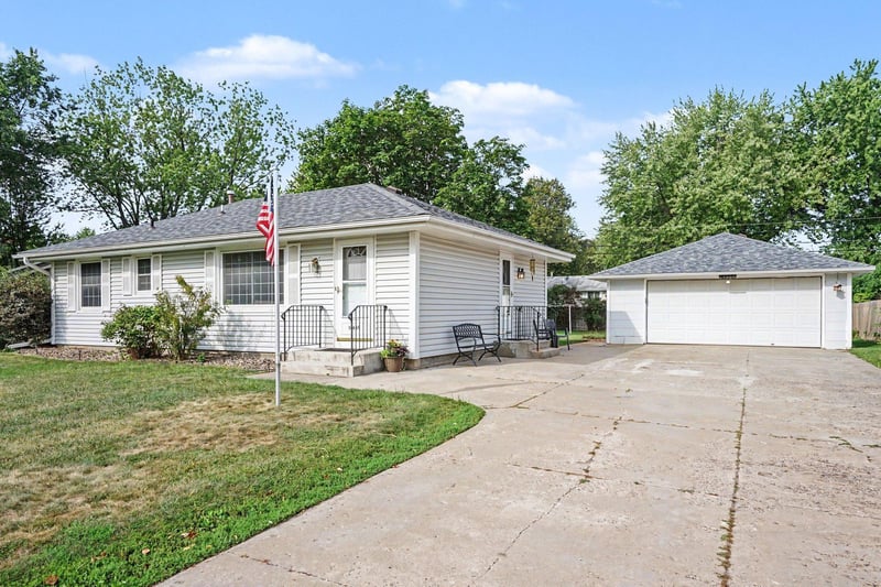 14669 Danbury Ave W, Rosemount, MN 55068