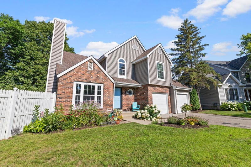11107 Rhode Island Ave S, Bloomington, MN 55438