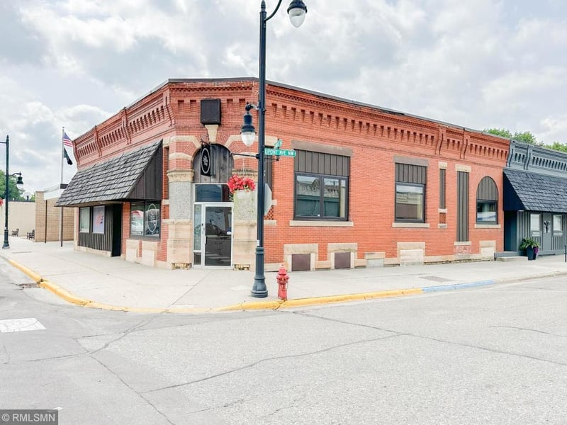 346 Main St N, Renville, MN 56284