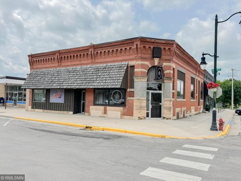 346 Main St N, Renville, MN 56284