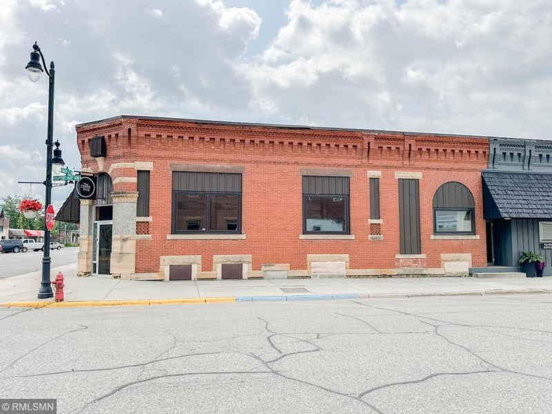 346 Main St N, Renville, MN 56284