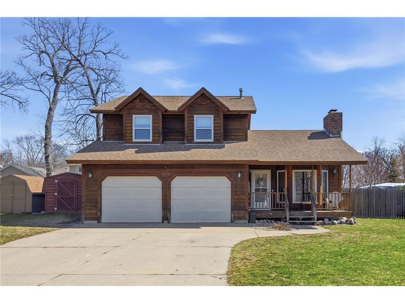 703 Shady Ridge Rd NW, Hutchinson, MN 55350