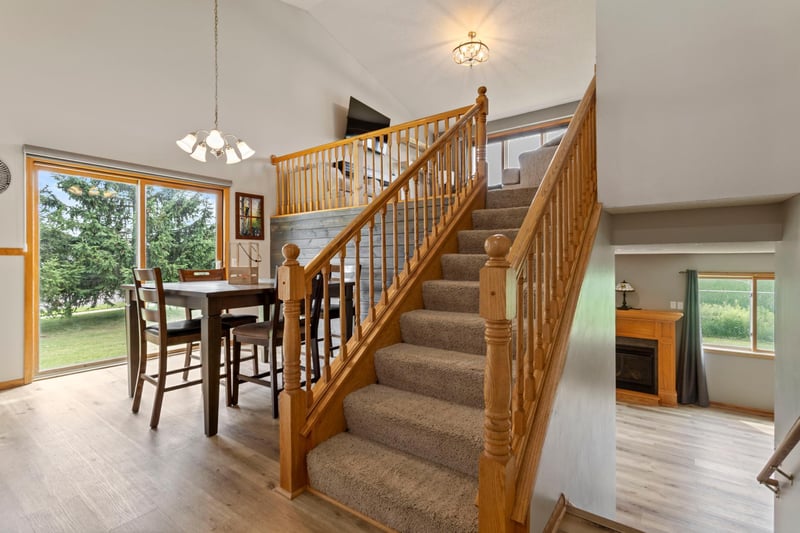 37816 Hawthorne Ave, North Branch, MN 55056