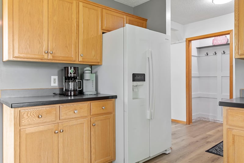 37816 Hawthorne Ave, North Branch, MN 55056