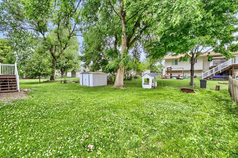 9014 Hampshire Ave N, Brooklyn Park, MN 55445