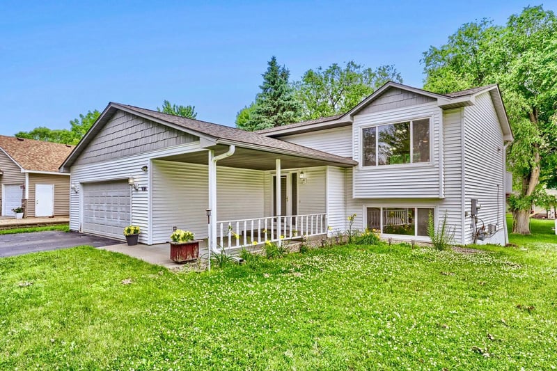 9014 Hampshire Ave N, Brooklyn Park, MN 55445