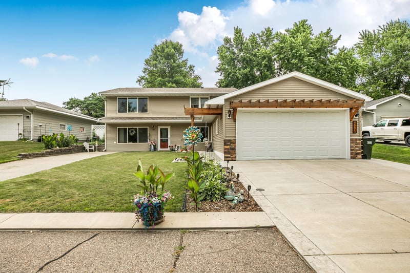 523 Linden Ave E, Kimball, MN 55353