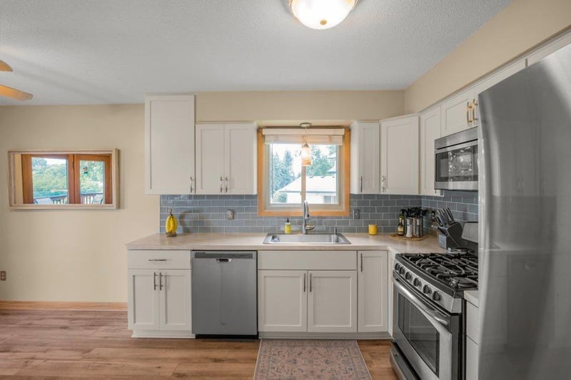 9562 99th Ave N, Maple Grove, MN 55369