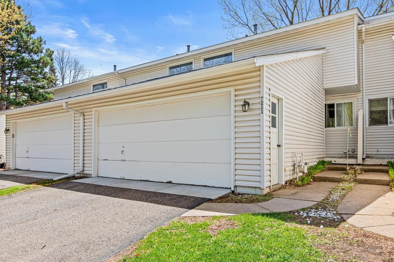 7211 Perry Ct E, Brooklyn Center, MN 55429