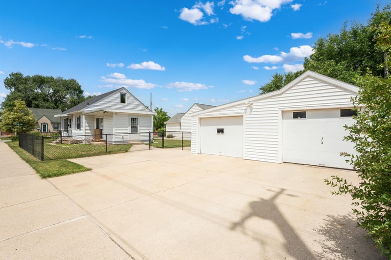1205 9th St NE, Rochester, MN 55906