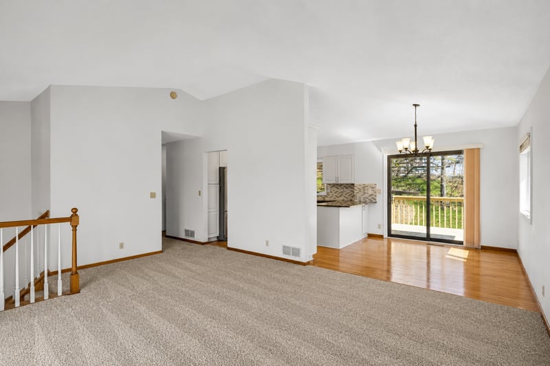 2916 Frank St, Maplewood, MN 55109