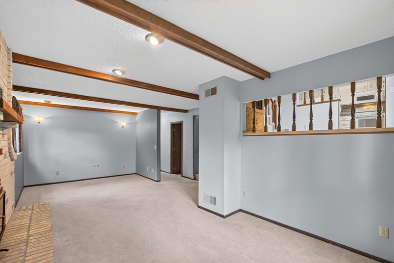 882 90th Ave NW, Coon Rapids, MN 55433