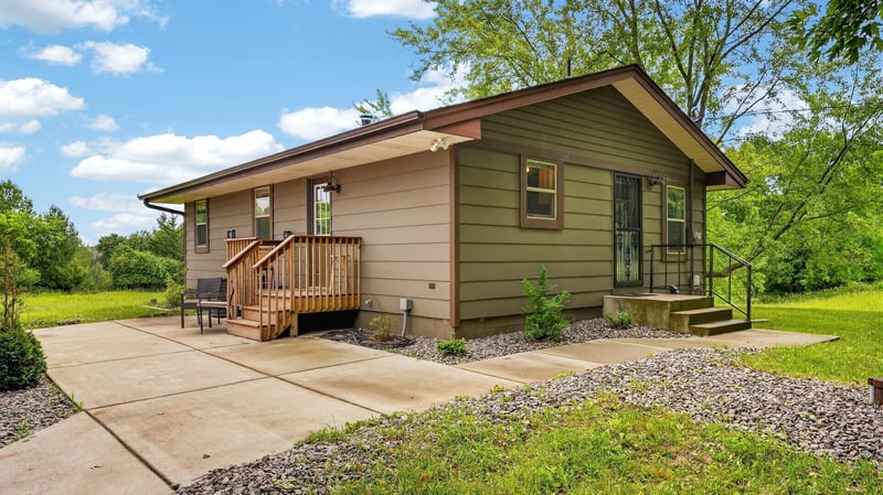 47585 Cedarcrest Trl, Rush City, MN 55069