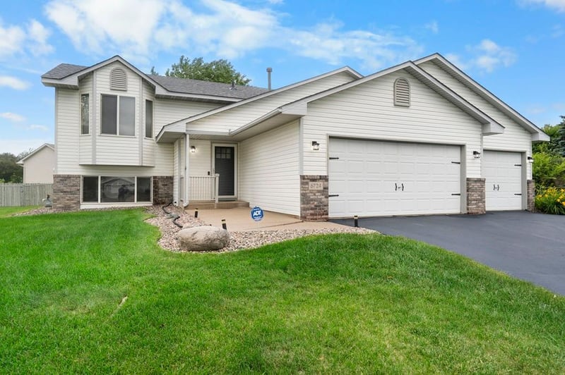 6724 92nd Ct N, Brooklyn Park, MN 55445