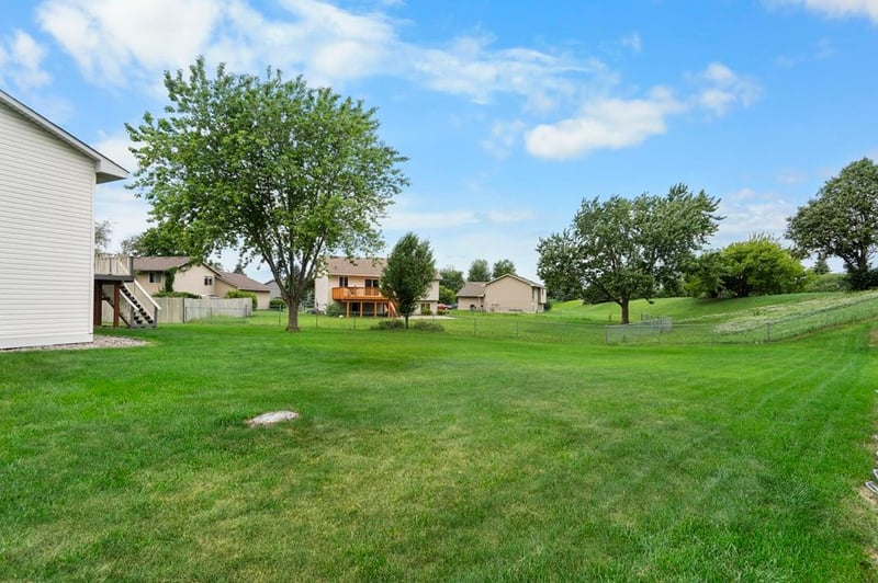 6724 92nd Ct N, Brooklyn Park, MN 55445