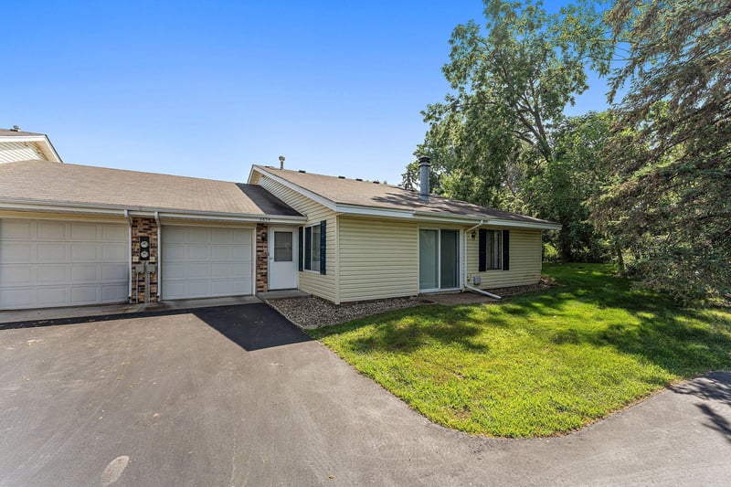 3854 Heather Dr, Eagan, MN 55122