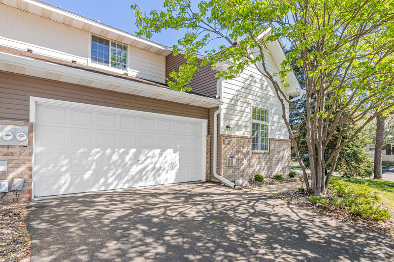 17980 Cobblestone Way, Eden Prairie, MN 55347