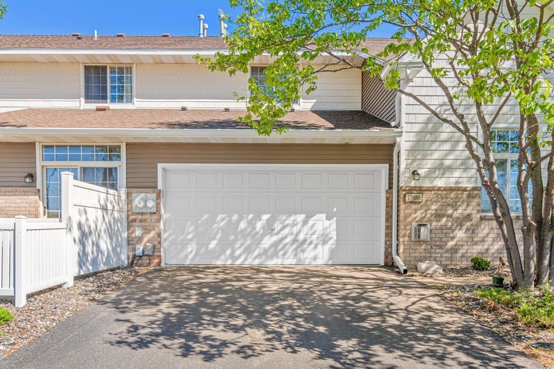 17980 Cobblestone Way, Eden Prairie, MN 55347