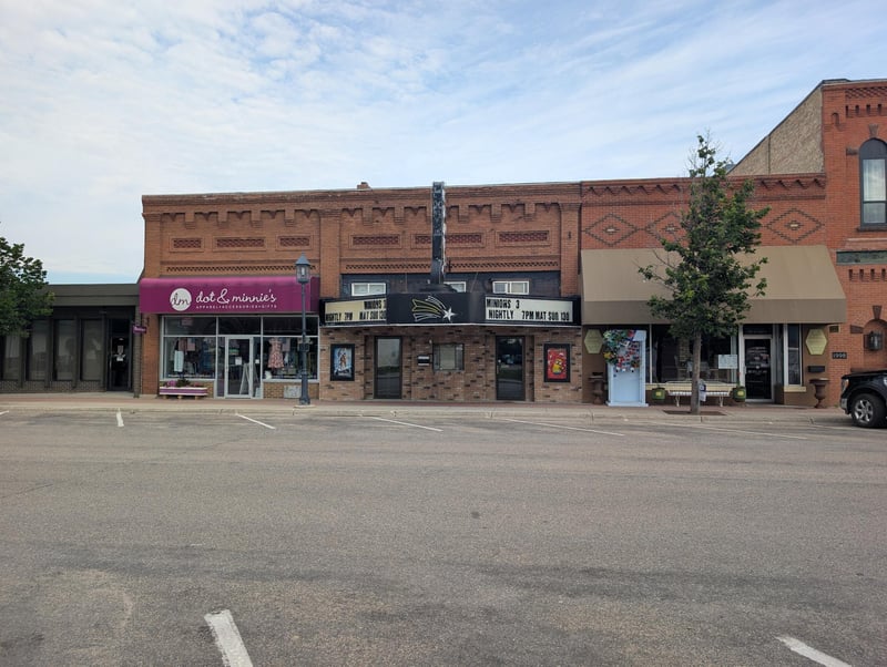 146 1st Ave S, Perham, MN 56573