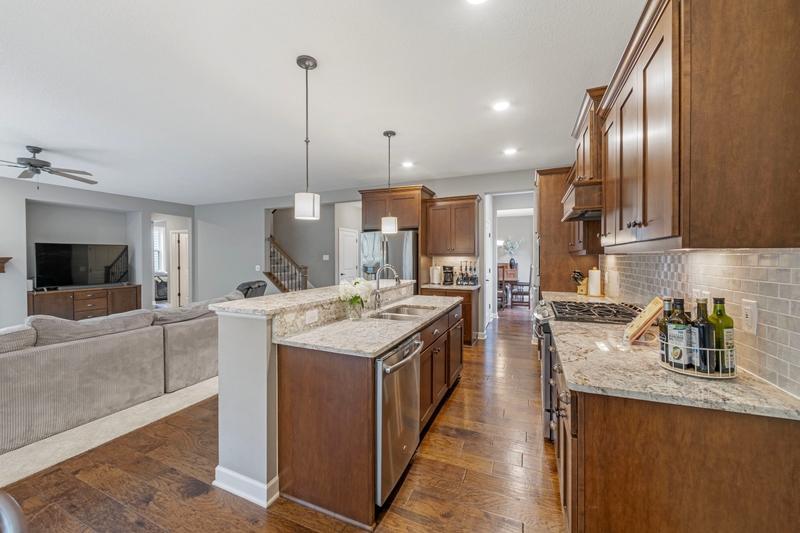 2460 White Pine Way, Stillwater, MN 55082