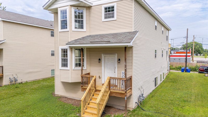 1512 Albemarle St, Saint Paul, MN 55117