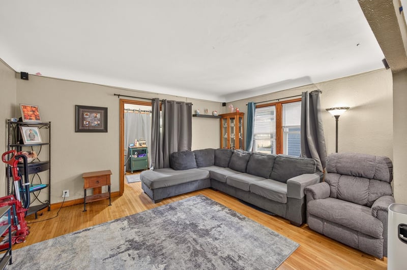 404 1st Ave S, South Saint Paul, MN 55075