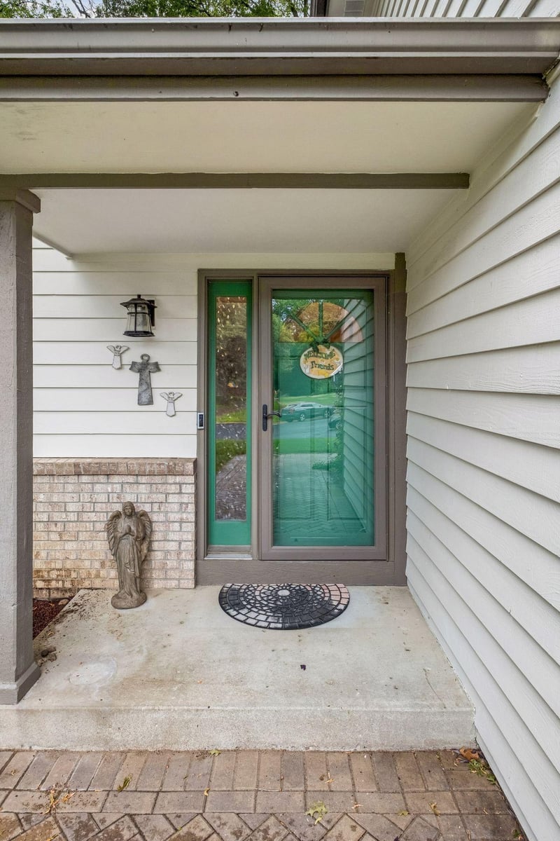 13480 Georgia Ct, Apple Valley, MN 55124