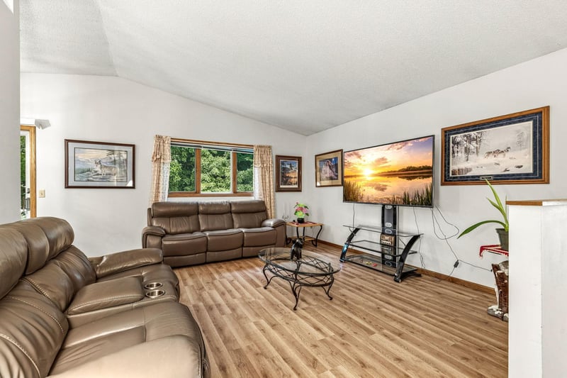 6672 Dawn Way, Inver Grove Heights, MN 55076