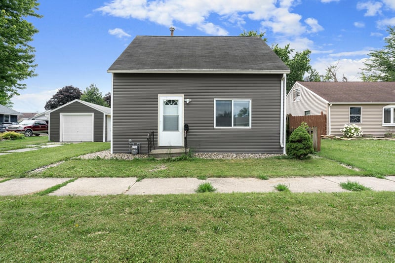 1810 1st Ave SE, Austin, MN 55912