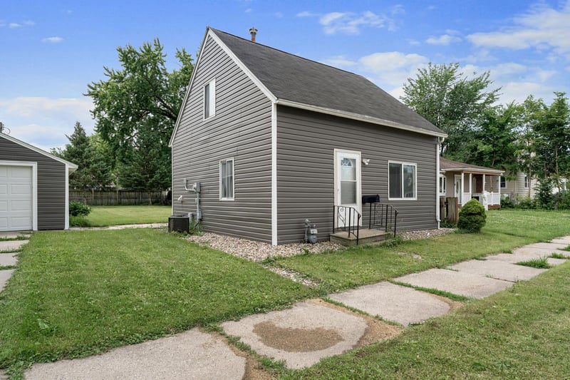 1810 1st Ave SE, Austin, MN 55912