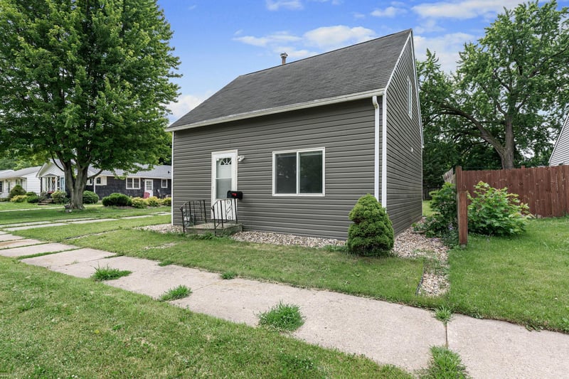1810 1st Ave SE, Austin, MN 55912
